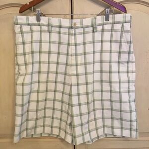 Izod Golf Men’s Flat Front Plaid Shorts Size 38